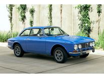 ALFA ROMEO GIULIA GT VELOCE 1974 alfa romeo 2000 gtv