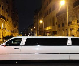 LIMOUSINE LINCOLN TOWN CAR