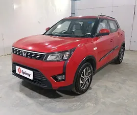 MAHINDRA XUV300