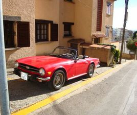 TRIUMPH TR6 VOITURE DE COLLECTION TRIUMPH