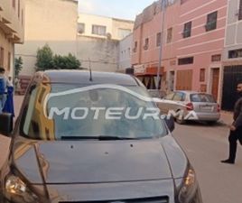 FORD TOURNEO CONNECT FORD TOURNEO CONNECT 2017 DIESEL 417134 OCCASION À CASABLANCA MAROC