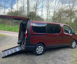 RENAULT TRAFIC PASSENGER RENAULT TRAFIC PASSENGER SL28 BLUE DCI 110 BUSINESS WHEELCHAIR ACCESSIBLE VEHICLE 4 SEATS
