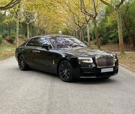 ROLLS-ROYCE GHOST SILVER BADGE *SHOOTING STAR HEADLINER* TV