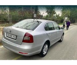 SKODA LAURA AMBITION 2.0 TDI CR AT 2011