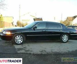 LINCOLN TOWN CAR