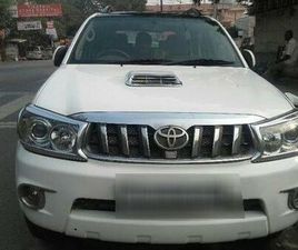 TOYOTA FORTUNER 2.5 4X2 MT TRD SPORTIVO 2013