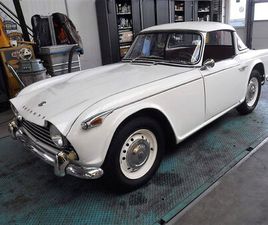 TRIUMPH TR4A SURREY