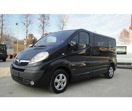 OPEL VIVARO 2.5 CDT TOUR 8 POSTI CON GANCIO TRAINO