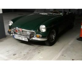 1974 MG MGB VERT FONCÉ MANUEL, 5 VITESSES CONDUITE À GAUC...