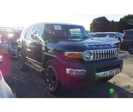 2025 (11) - FJ CRUISER 4 LITRE 4X4 PART LEATHER INTERIOR 5-DOOR