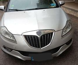 VETRINA IN LEGNO CON ANTE IN VETRO E ANTE IN LEGNO