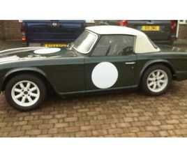 TRIUMPH TR6 1969 TRIUMPH TR6 VERT FONCÉ MANUEL, 4 VITESSES CONDUITE À...