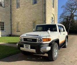 TOYOTA FJ CRUISER SPECIAL EDITION; FACTORY OFF-ROAD PACK.