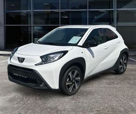 TOYOTA AYGO X TOYOTA AYGO X PLAY