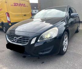 VOLVO V60 T3 KOMBI MOMENTUM| 2. HAND| BI-XENON| NAVI| PDC