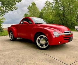 USED 2004 CHEVROLET SSR LS