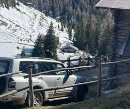 MITSUBISHI PAJERO 2002