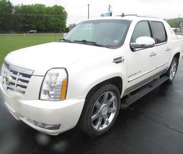 USED 2011 CADILLAC ESCALADE EXT PREMIUM