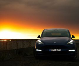 TESLA MODEL Y LONG RANGE TESLA MODEL Y AN. 2020