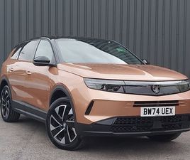 2025 - 1.2 HYBRID [136] ULTIMATE 5DR E-DCT6 [PAN ROOF]