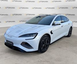 TESLA MODEL Y PERFORMANCE MODEL Y SEAL 82,5 KWH DESIGN