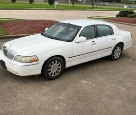 LINCOLN TOWN CAR 2011 LINCOLN TOWN CAR SIGNATURE