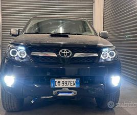 TOYOTA HILUX DOUBLE CABINE YAMAHA TMAX-TECHMAX 560