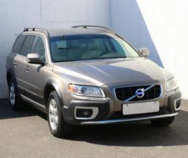 VOLVO XC70 2.4 D4 KOMBI - KOMBI NAFTA