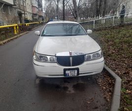 LINCOLN TOWN CAR AN. 2003