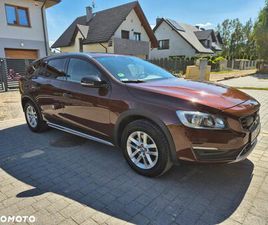 VOLVO V60 CROSS COUNTRY D3 DRIVE-E MOMENTUM
