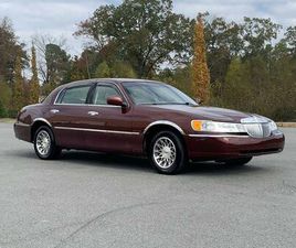 USED 2002 LINCOLN TOWN CAR SIGNATURE