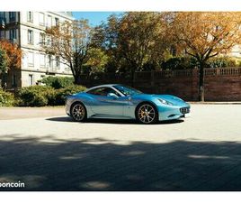 FERRARI CALIFORNIA / BLEU AVIO METALLIC / VOLANT LED