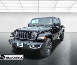 NEW 2025 JEEP GLADIATOR SPORT
