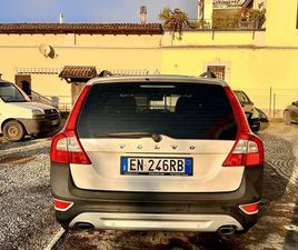 VOLVO XC70 D5 2.4 D5 VED MOMENTUM AWD 215CV GEARTRONIC