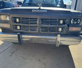 1972 DODGE D/W TRUCK