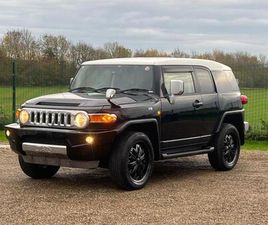 2011 TOYOTA FJ CRUISER CRUISER 4.0 V6 RHD FJ40 * COLOUR PACKAGE * DAD ACCESSORIES * MODERN DAY LA...