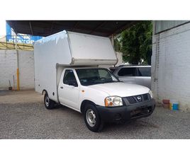 NISSAN ESTACAS NISSAN NP300 2.4 ESTACAS DH MT