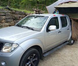 NISSAN NAVARA ÉQUIPÉ TENTE DE TOIT