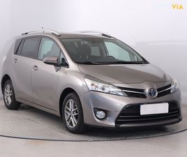 TOYOTA VERSO 1.6 D-4D TEMPOMAT, PARK. SENZORY, VYHŘ. SEDAČEK ZA 6 700 €