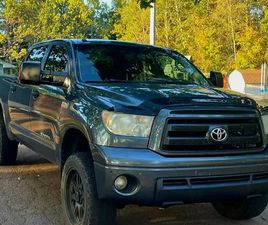 TOYOTA TUNDRA 2010 TOYOTA TUNDRA CREWMAX