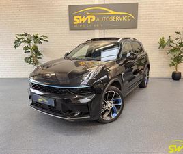 LYNK & CO 01 1.5 PHEV | ZWARTE HEMEL!! | ZWART | PANO | 360
