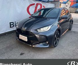 TOYOTA YARIS 1.5 HYBRID 5 PORTE LOUNGE NUOVA A CREMONA