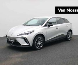 MG MG4 64 KWH LUXURY | APPLE CARPLAY - ANDROID AUTO | LED