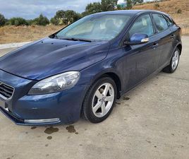 VOLVO V40 D2