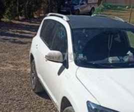 VOITURE DE TYPE TOYOTA RAV 4