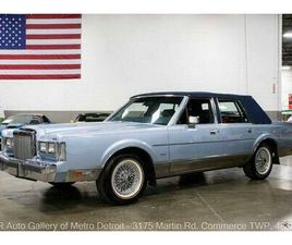 1986 LINCOLN TOWN CAR BASE 4DR SEDAN