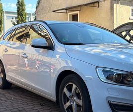 VOLVO V60 D4 DRIVE-E MOMENTUM