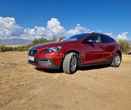 VOLVO V40 CROSS COUNTRY D3 VOLVO V40 CROSS COUNTRY 2.0 D3 MOMENTUM AUTO