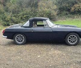 MG MG RV8 1970 MG B ROADSTER