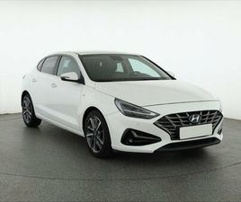 HYUNDAI I30 FASTBACK 1.5 T-GDI MHEV,2021, NAVI, POLOKŮŽE